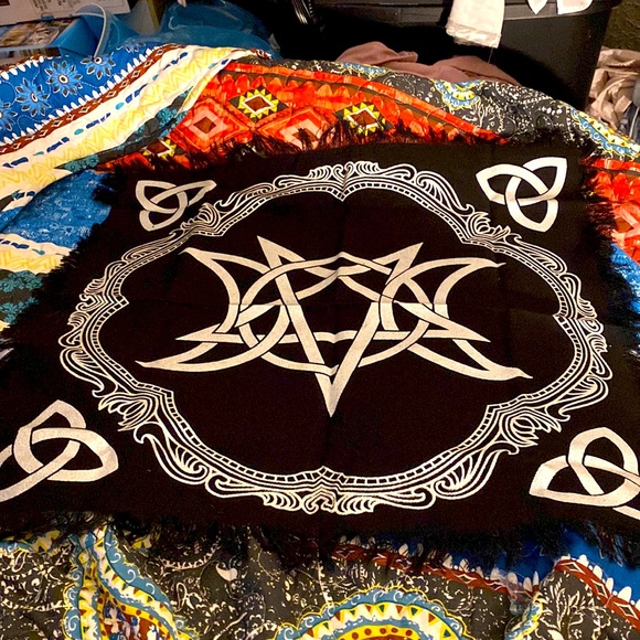 Alter Cloth - Picture 5 of 8